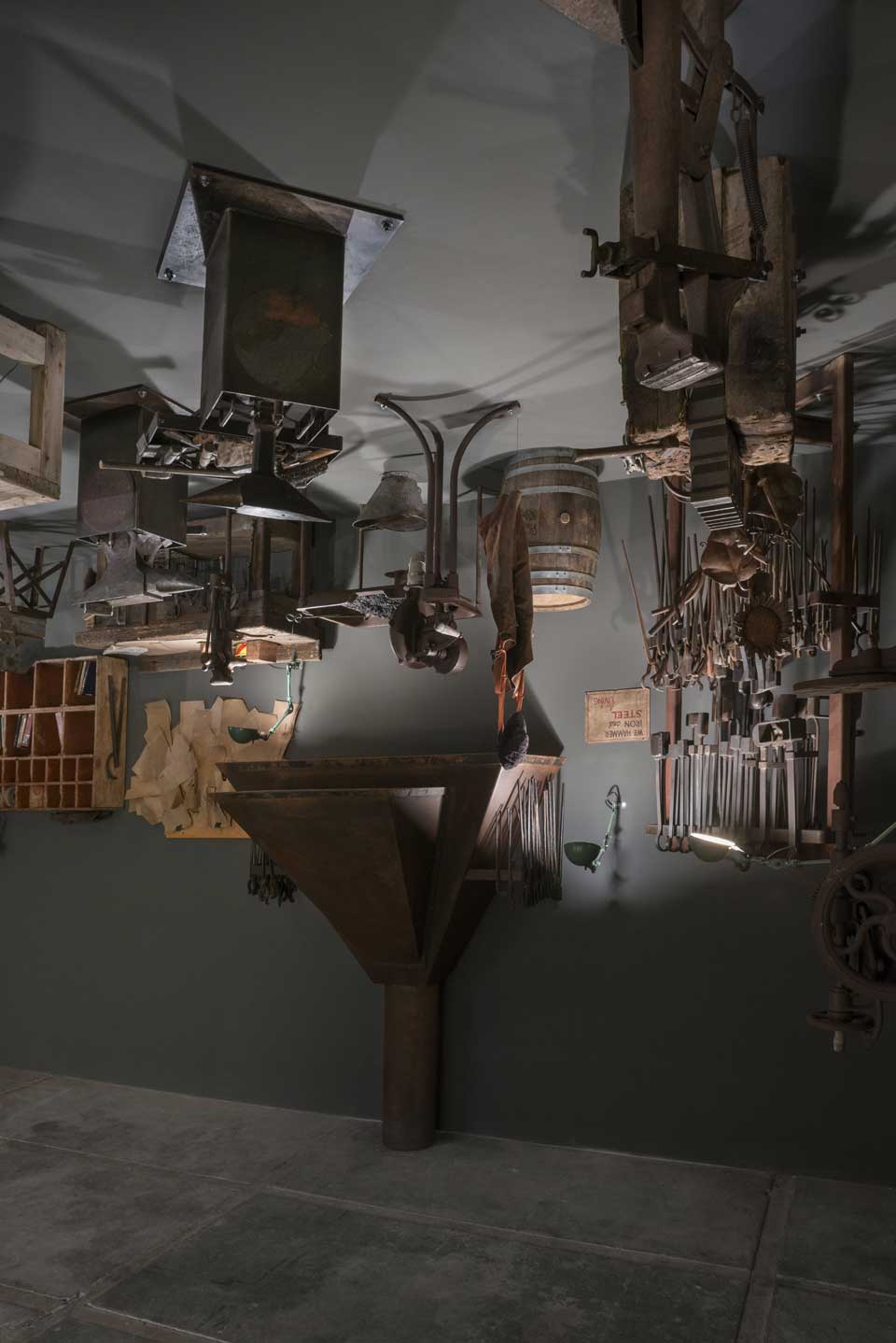 Tom Joyce, Tc (Curie Point), 2017, Mixed media, tools, drawings, prototypes, 12 x 20 x 30 feet. Photo © Daniel Barsotti Tom Joyce, Tc (Curie Point), 2017 , Mixed media, tools, drawings, prototypes, 12 x 20 x 30 feet. Photo © Daniel Barsotti